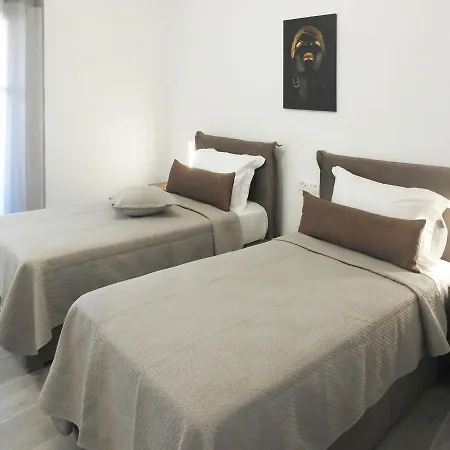 Villa Siderenia Períssa